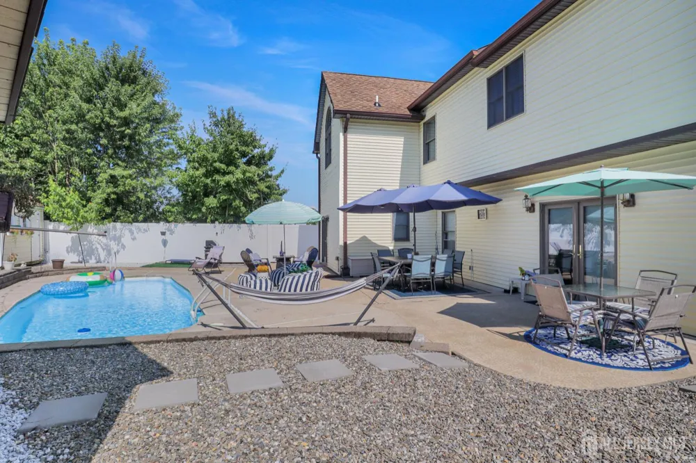 28 Colton Road Edison, NJ 08817