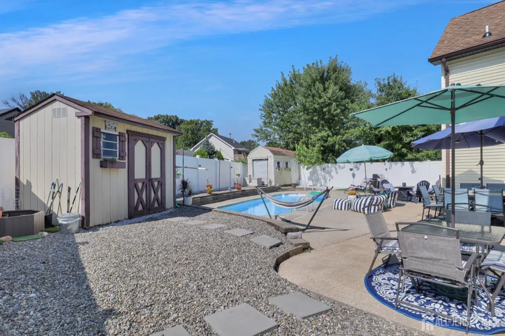 28 Colton Road Edison, NJ 08817