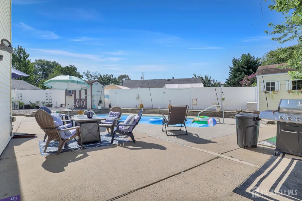 28 Colton Road Edison, NJ 08817
