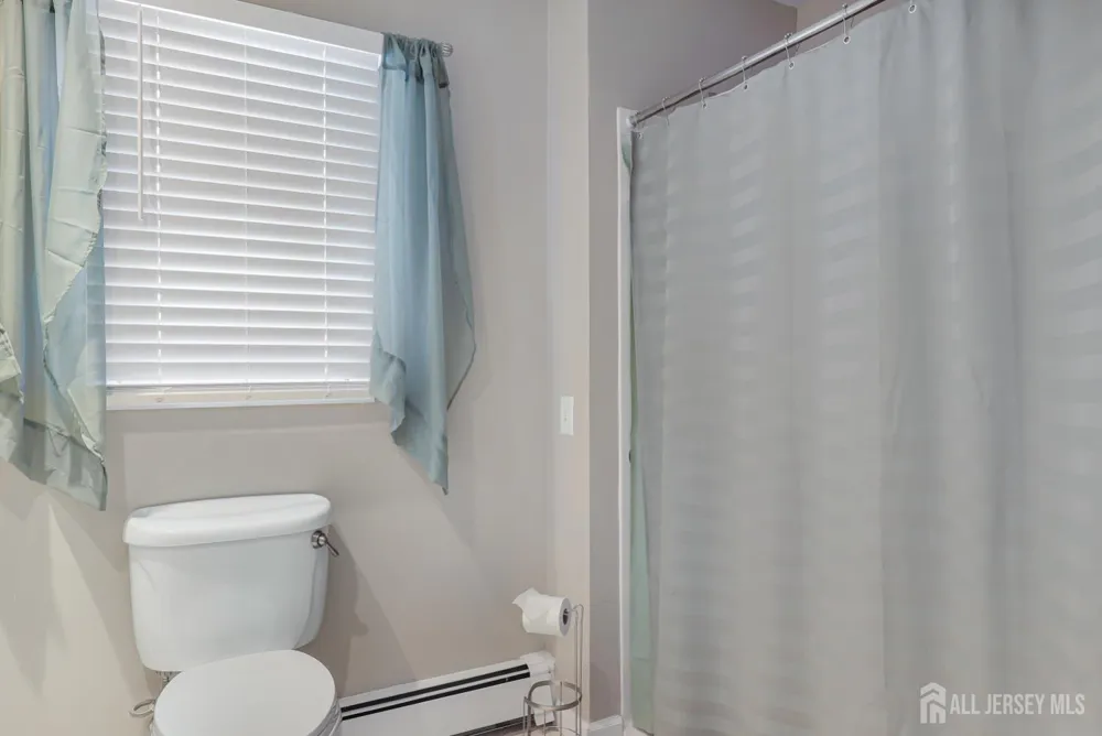 28 Colton Road Edison, NJ 08817