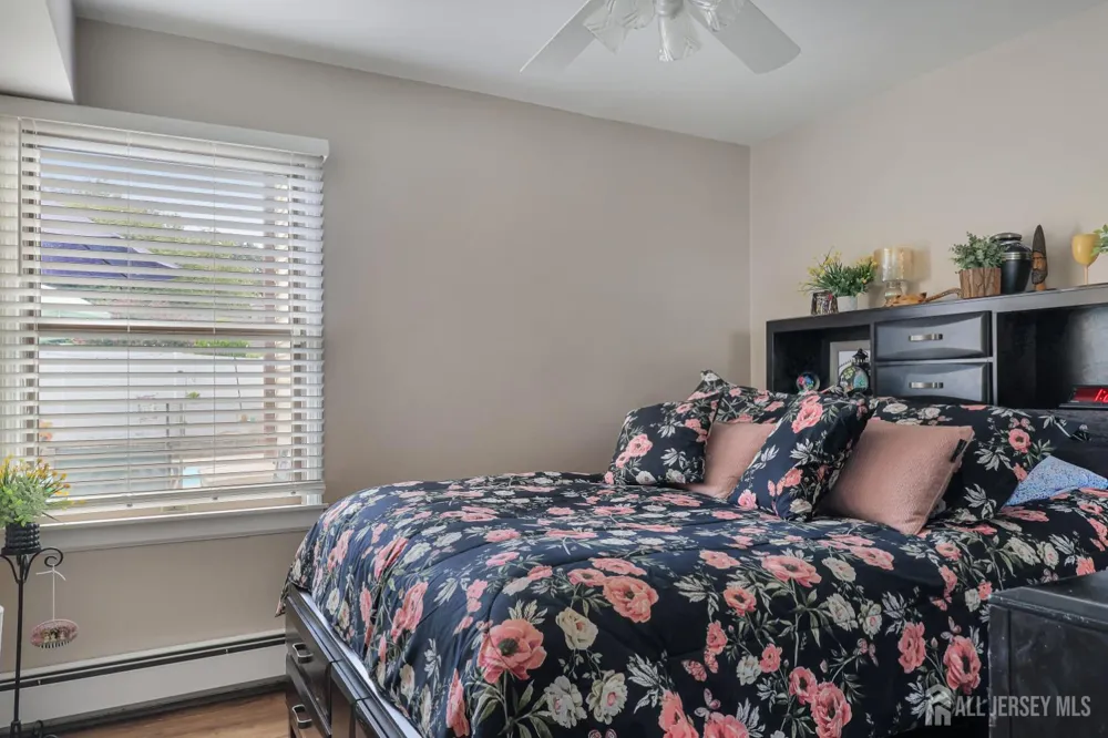 28 Colton Road Edison, NJ 08817