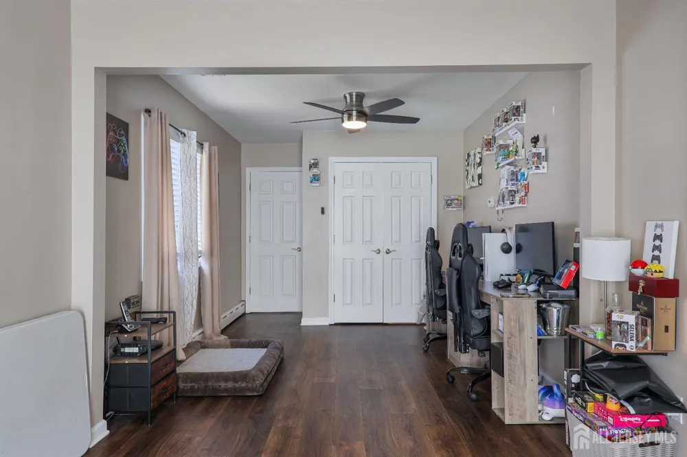 28 Colton Road Edison, NJ 08817