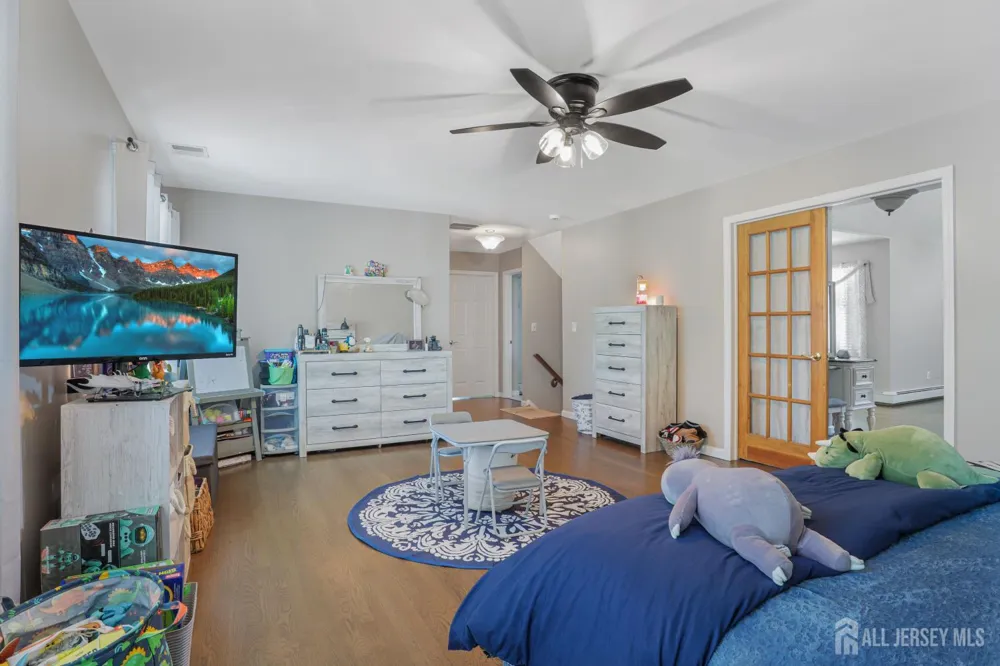28 Colton Road Edison, NJ 08817