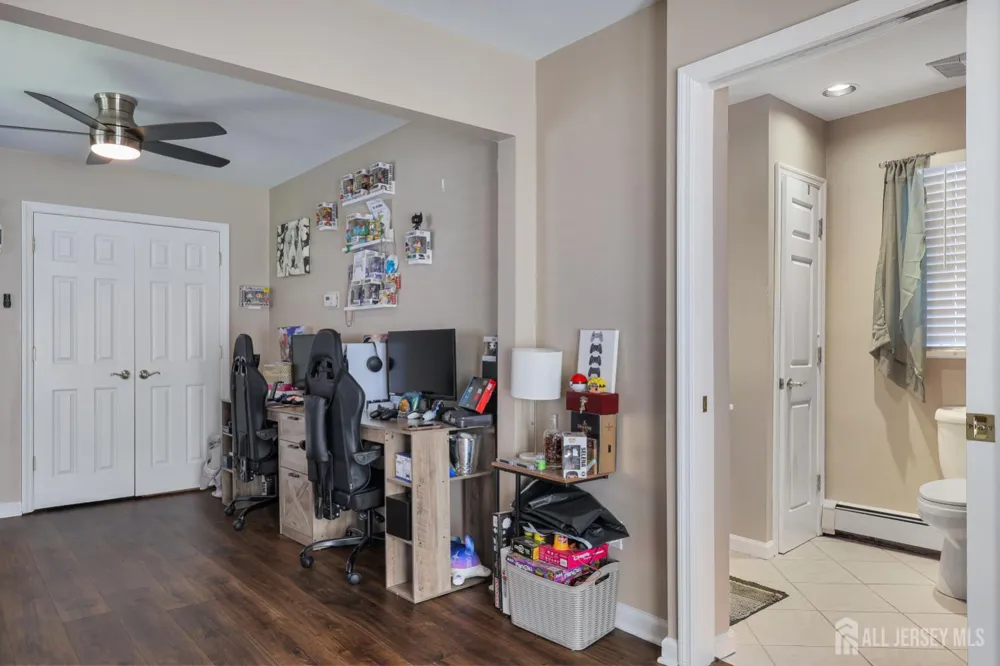 28 Colton Road Edison, NJ 08817