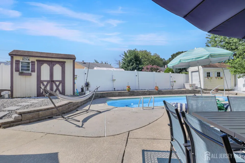 28 Colton Road Edison, NJ 08817
