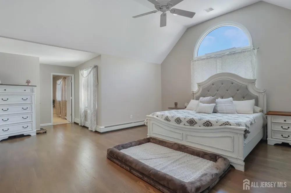 28 Colton Road Edison, NJ 08817