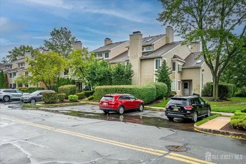 2 Farnham Square