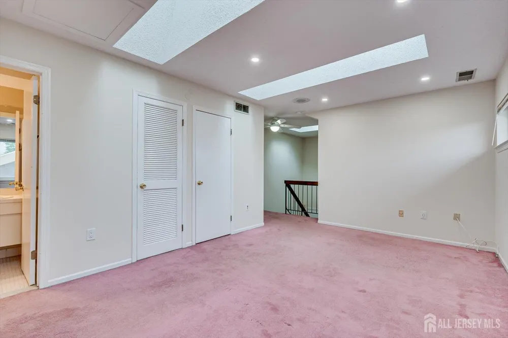 2 Farnham Square Sayreville, NJ 08859