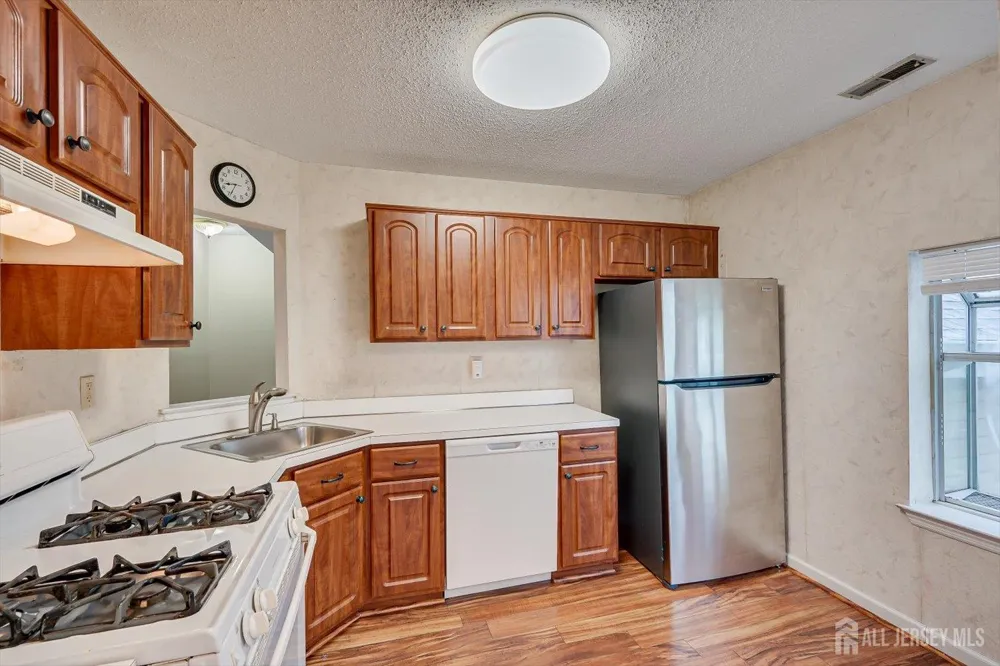 2 Farnham Square Sayreville, NJ 08859