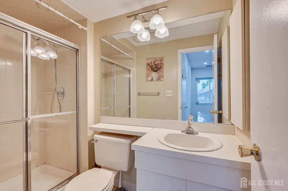 2 Farnham Square Sayreville, NJ 08859