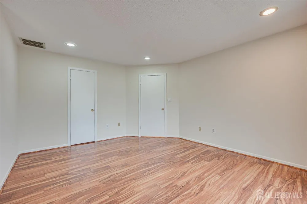 2 Farnham Square Sayreville, NJ 08859