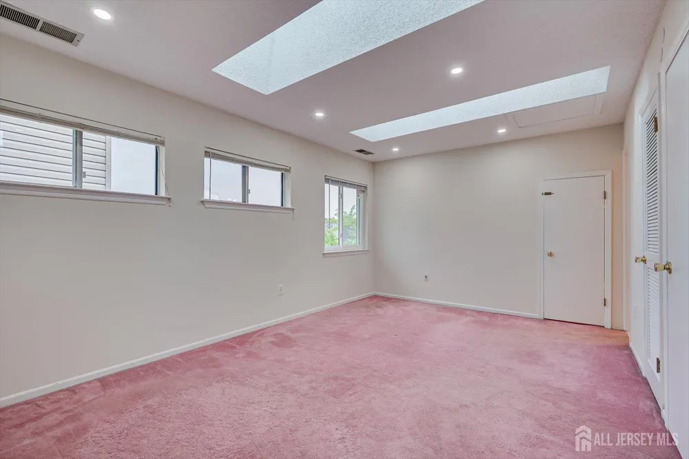2 Farnham Square Sayreville, NJ 08859