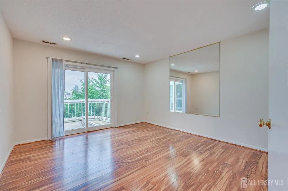 2 Farnham Square Sayreville, NJ 08859