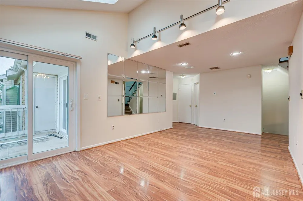 2 Farnham Square Sayreville, NJ 08859