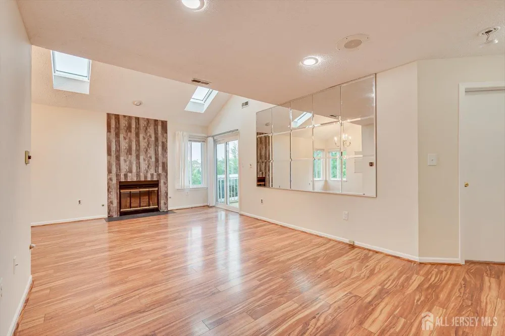 2 Farnham Square Sayreville, NJ 08859