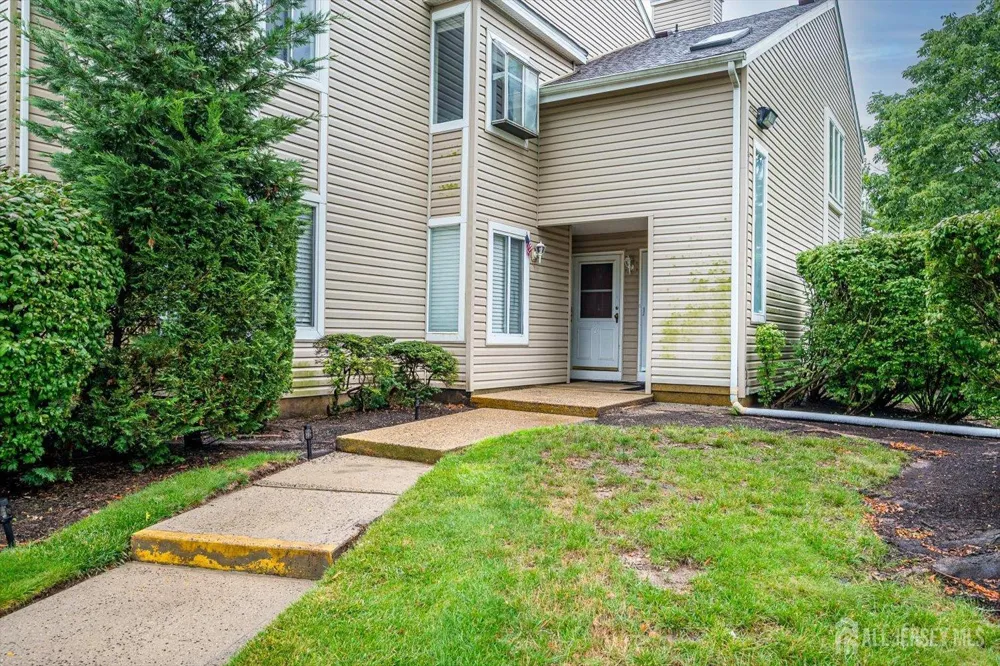 2 Farnham Square Sayreville, NJ 08859