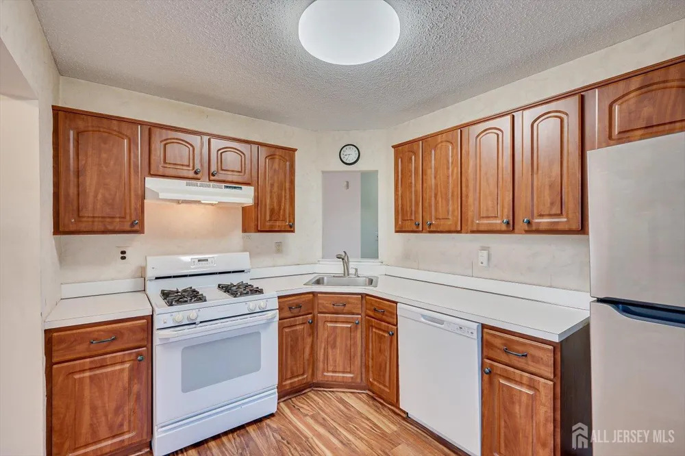 2 Farnham Square Sayreville, NJ 08859