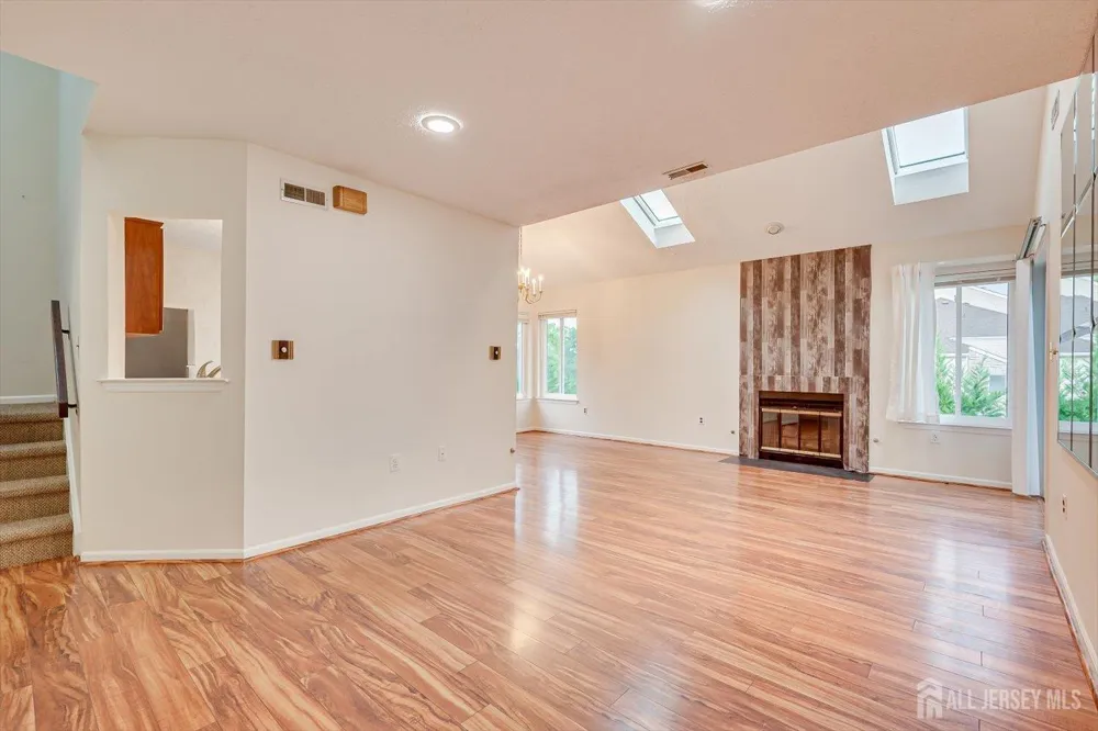 2 Farnham Square Sayreville, NJ 08859