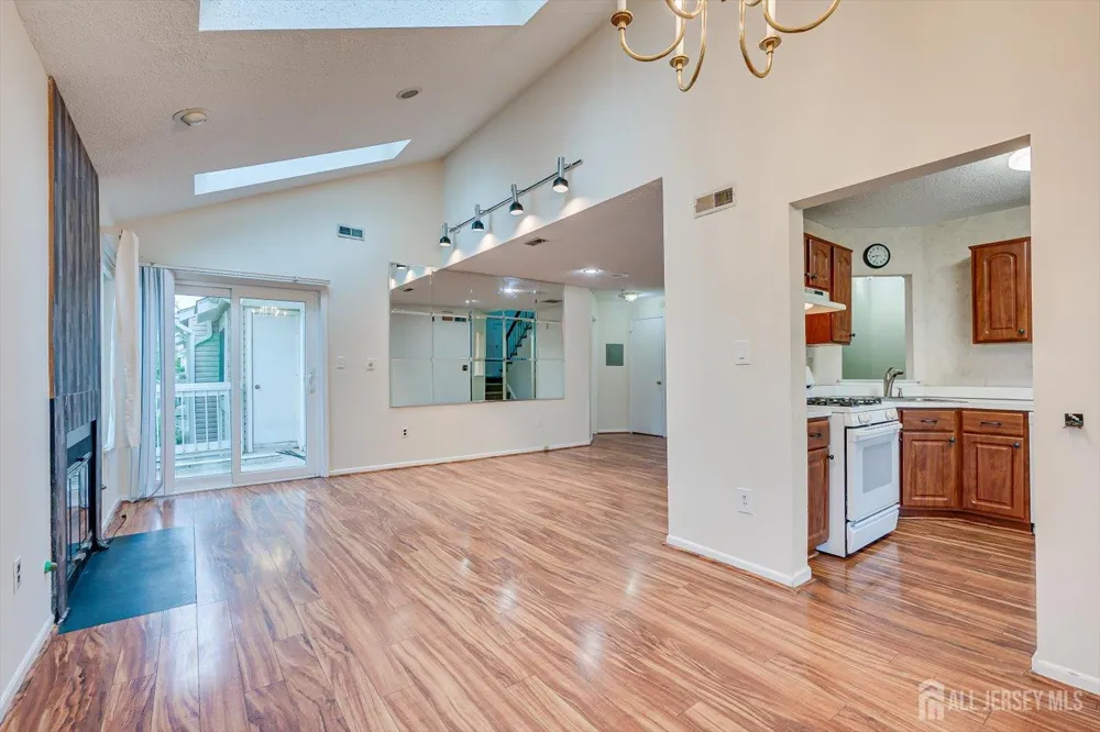 2 Farnham Square Sayreville, NJ 08859