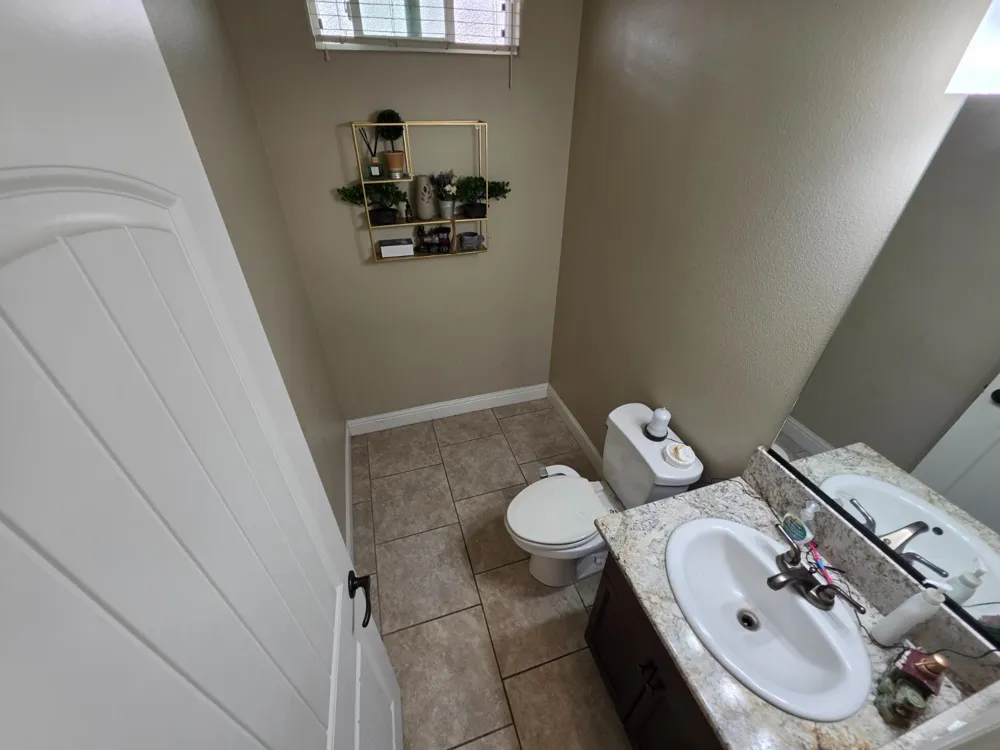 6326 W Donner Avenue Fresno, CA 93723
