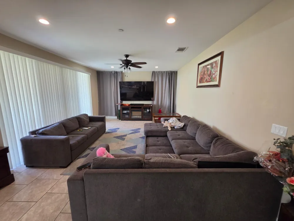 6326 W Donner Avenue Fresno, CA 93723