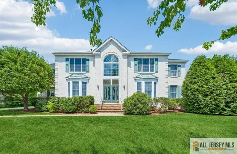 2 Chamberlin Court