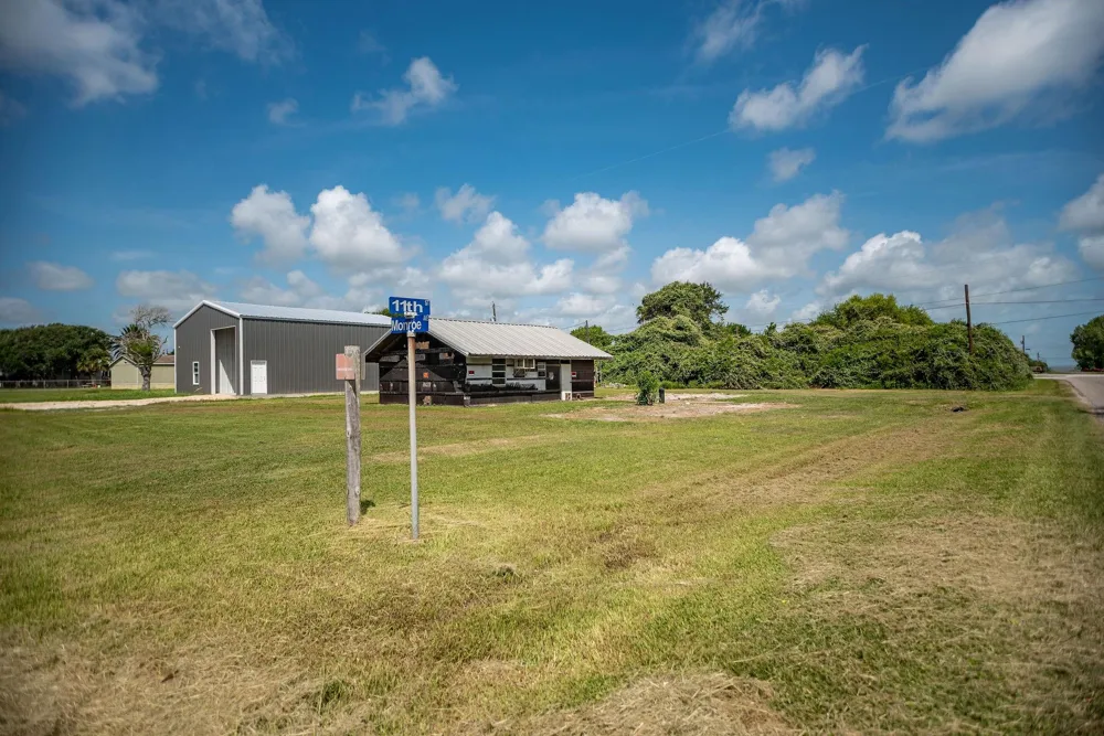 11th And Monroe Port O Connor, TX 77982