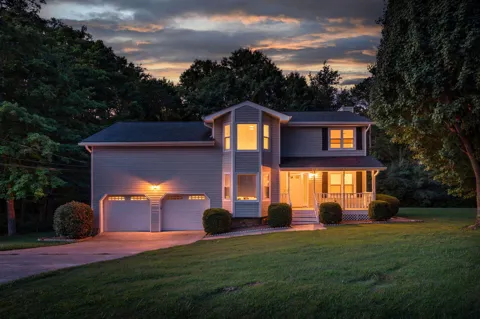5526 Twin Oaks Drive