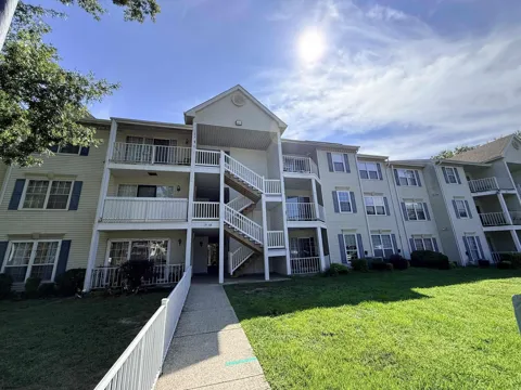 98 Iroquois Dr