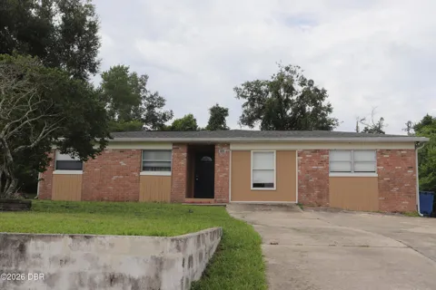 228 E Holly Drive