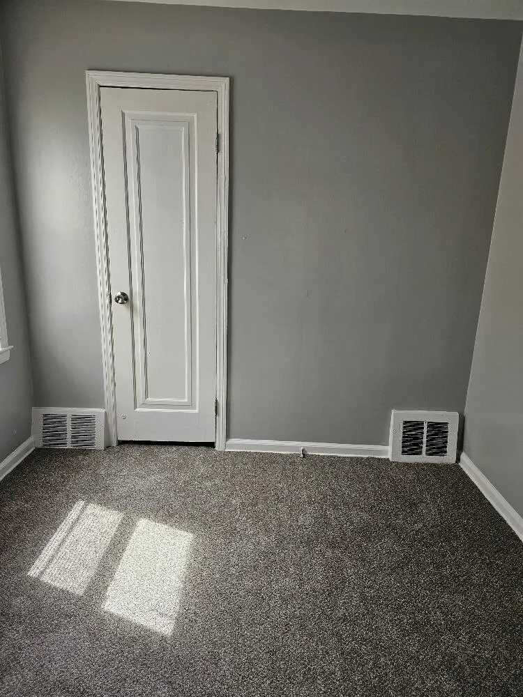 3337 S Bassett Detroit, MI 48217