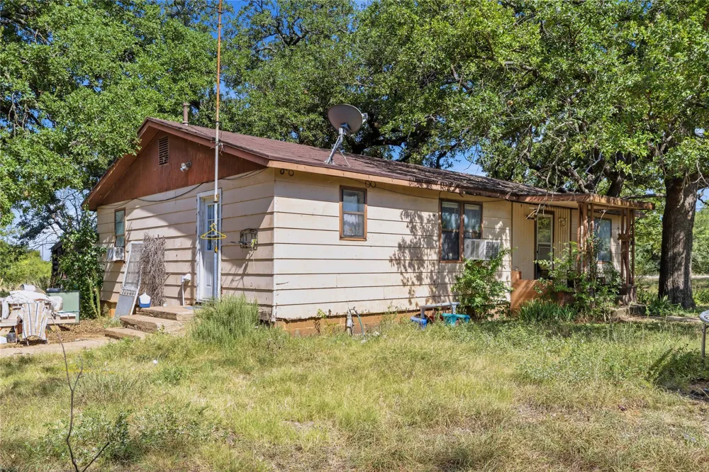 1201 CR 178 Bangs, TX 76823