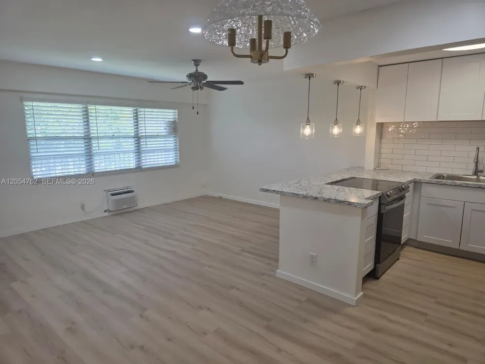 13455 SW 3rd St #309S Pembroke Pines, FL 33027