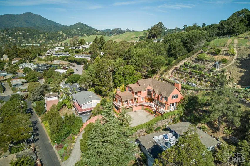 76 Bay Vista Drive Mill Valley, CA 94941