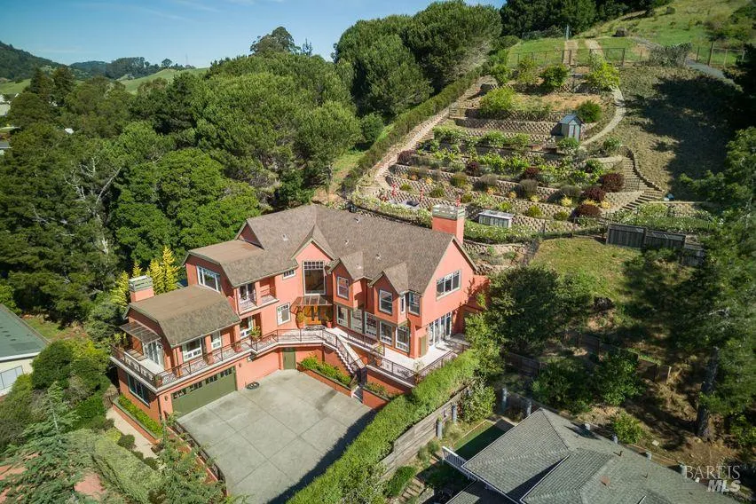 76 Bay Vista Drive Mill Valley, CA 94941