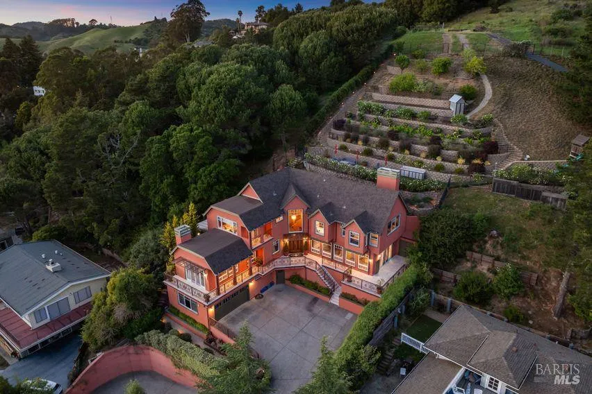 76 Bay Vista Drive Mill Valley, CA 94941
