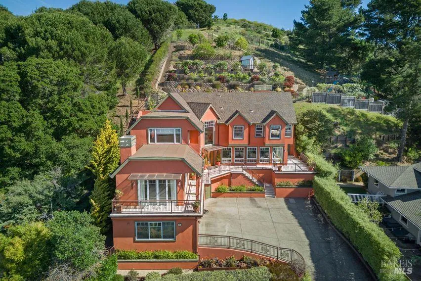76 Bay Vista Drive Mill Valley, CA 94941