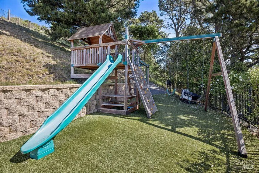 76 Bay Vista Drive Mill Valley, CA 94941