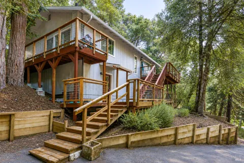 25280 Poppy Drive