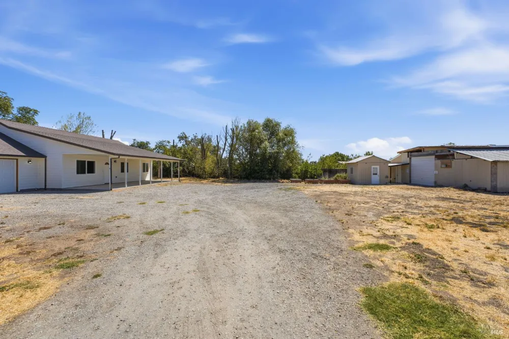 11 Pastor Lane Knightsen, CA 94513