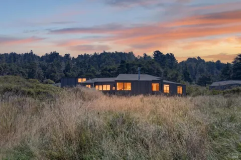 150 Black Point Close