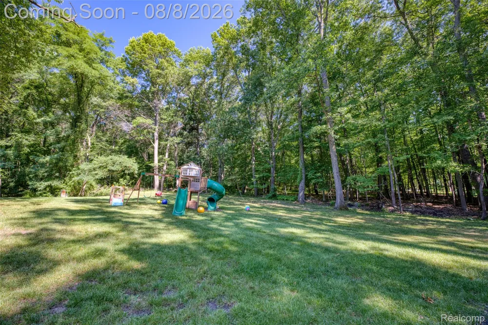 2425 Darren Drive Washington Township, MI 48094