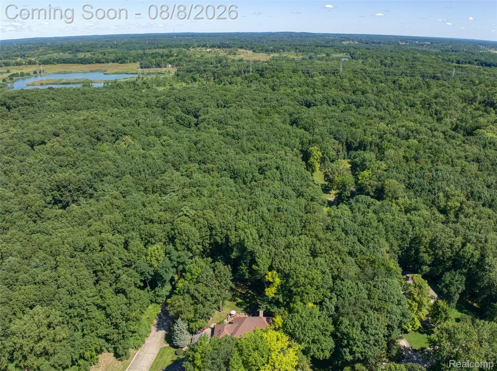 2425 Darren Drive Washington Township, MI 48094