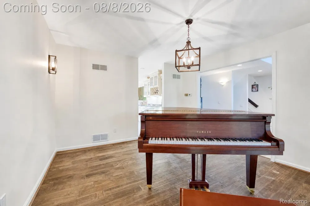 2425 Darren Drive Washington Township, MI 48094