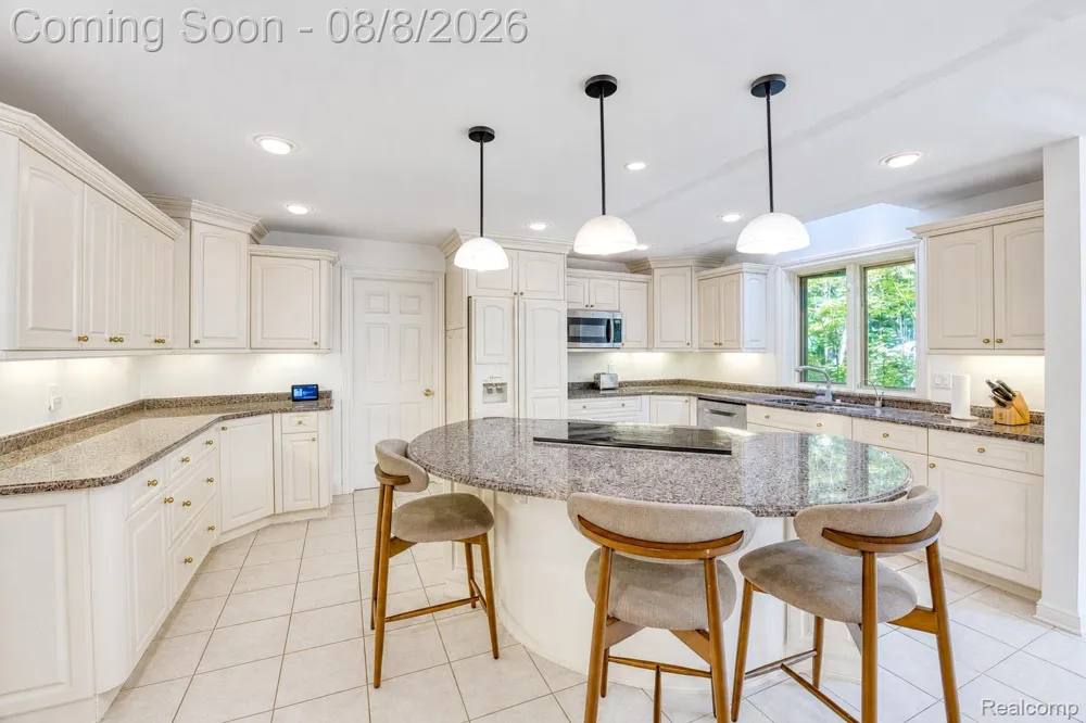 2425 Darren Drive Washington Township, MI 48094