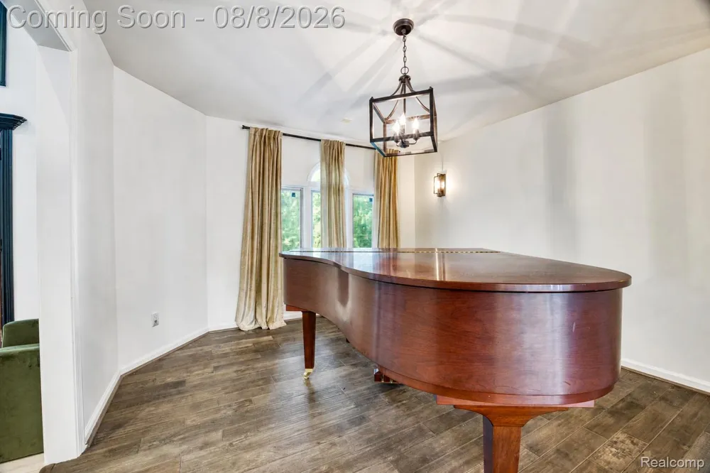 2425 Darren Drive Washington Township, MI 48094