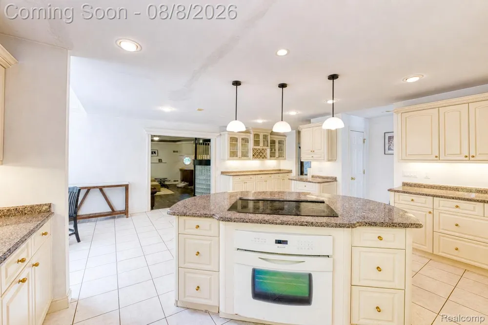 2425 Darren Drive Washington Township, MI 48094