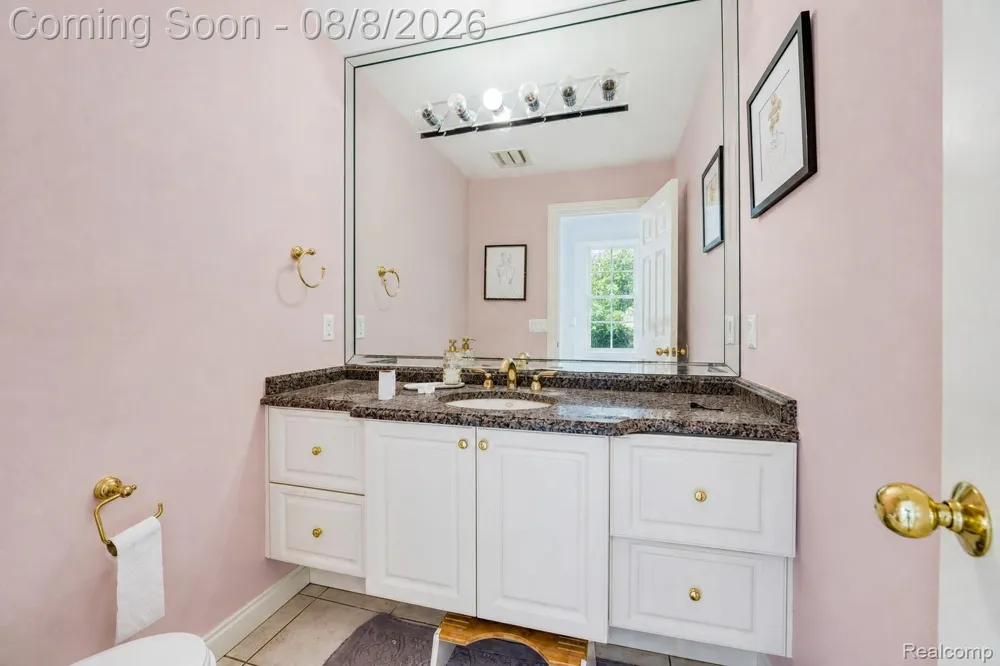 2425 Darren Drive Washington Township, MI 48094
