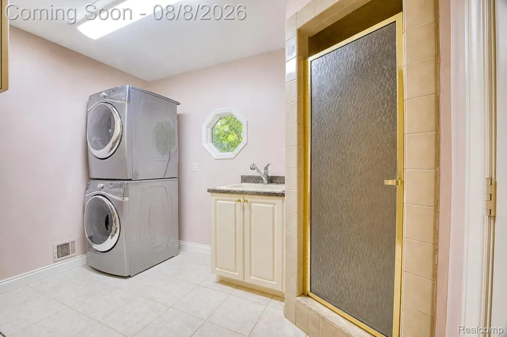 2425 Darren Drive Washington Township, MI 48094