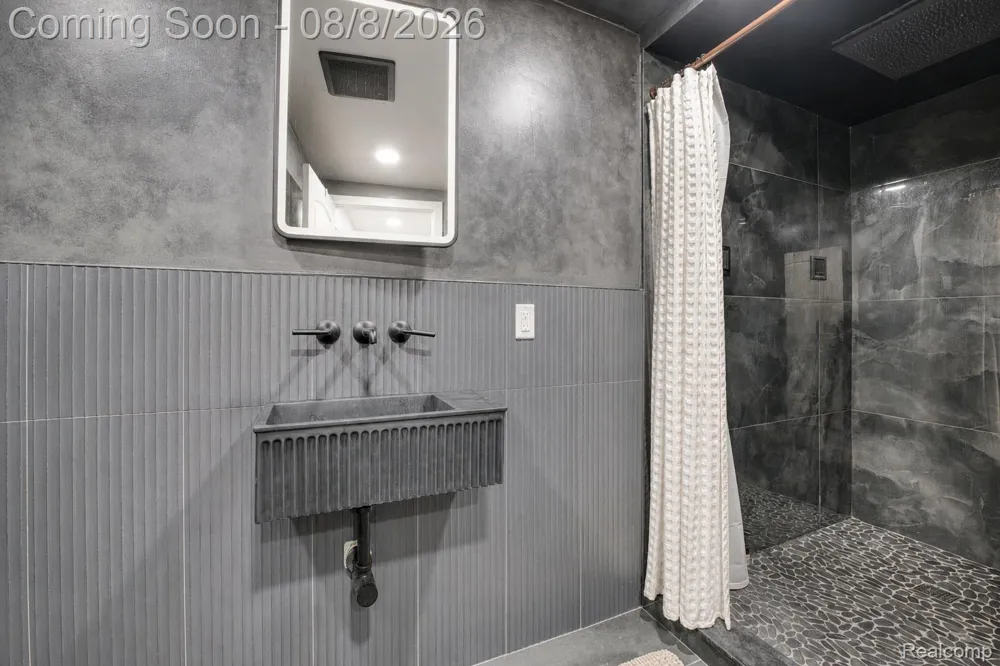 2425 Darren Drive Washington Township, MI 48094